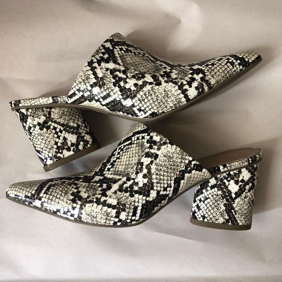 Rohb by Joyce Azria | Willow Pointed Toe Blockheel - Picture 5 of 6